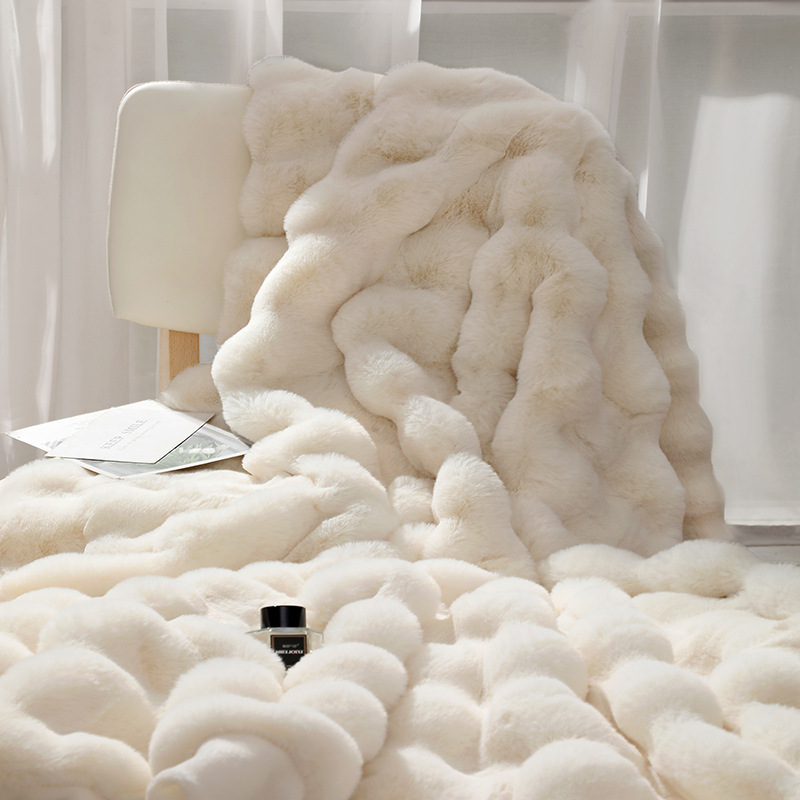 The Sienna Modern Simple Velvet Cover Blanket