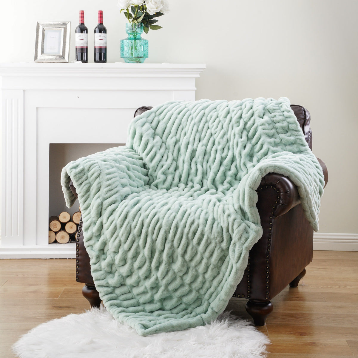 The Manhattan Cozy Faux Fur Viral Blanket